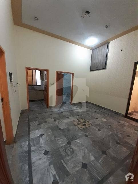 شاہ دین روڈ اوکاڑہ میں 4 کمروں کا 5 مرلہ مکان 28 ہزار میں کرایہ پر دستیاب ہے۔