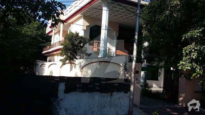 کینٹ جہلم میں 7 کمروں کا 18 مرلہ مکان 2.4 کروڑ میں برائے فروخت۔