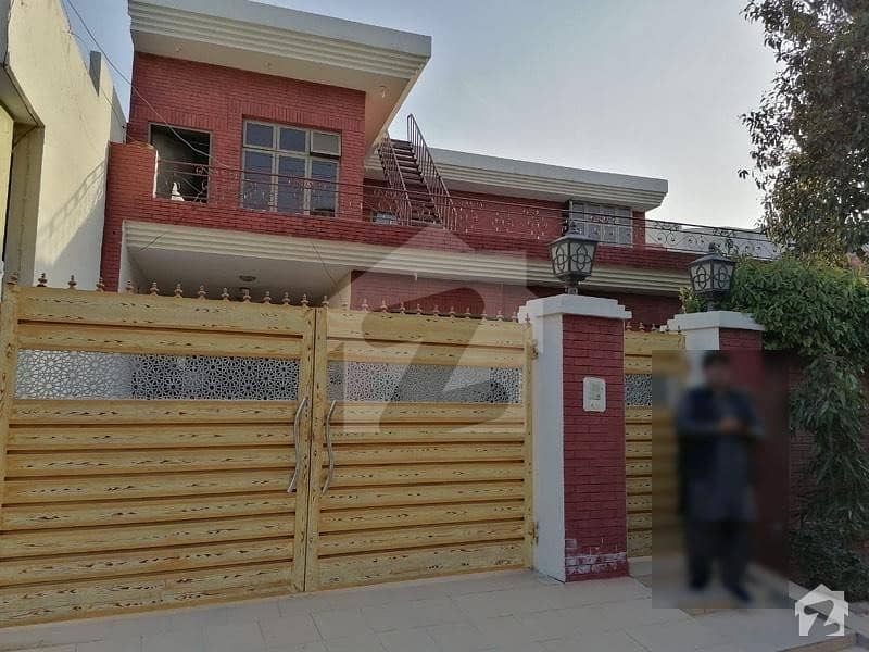 ریوینیو سوسائٹی لاہور میں 6 کمروں کا 1 کنال مکان 3 کروڑ میں برائے فروخت۔