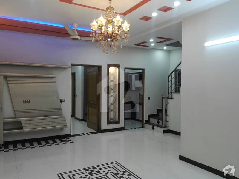 واپڈا ٹاؤن لاہور میں 3 کمروں کا 5 مرلہ مکان 1.6 کروڑ میں برائے فروخت۔