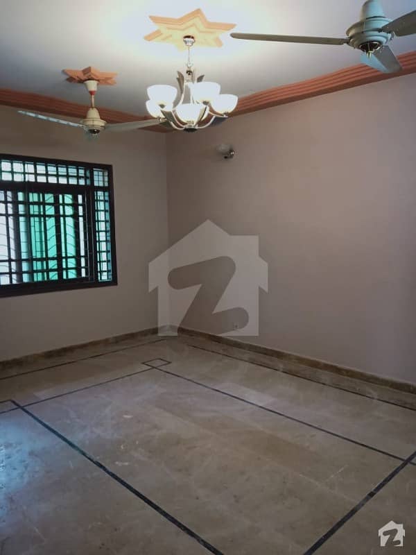3 Bed DD 300 Sq Yards Ground Floor Portion For Rent In Jauhar Block 13