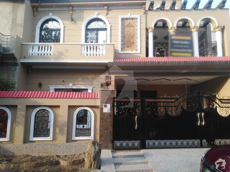 ریونیو سوسائٹی - بلاک اے ریوینیو سوسائٹی لاہور میں 5 کمروں کا 10 مرلہ مکان 2.6 کروڑ میں برائے فروخت۔
