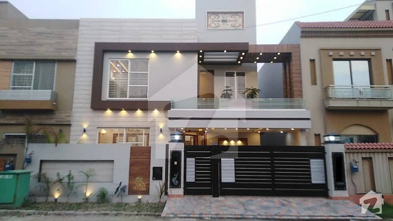بحریہ ٹاؤن جاسمین بلاک بحریہ ٹاؤن سیکٹر سی بحریہ ٹاؤن لاہور میں 5 کمروں کا 10 مرلہ مکان 2.75 کروڑ میں برائے فروخت۔