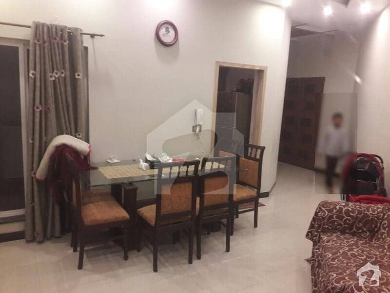 جوہر ٹاؤن لاہور میں 2 کمروں کا 5 مرلہ بالائی پورشن 25 لاکھ میں برائے فروخت۔