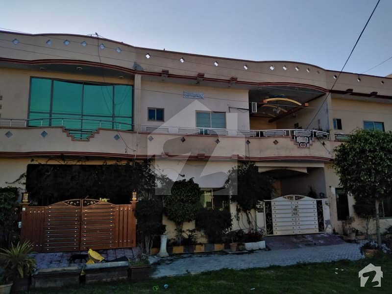 گلشن اقبال سیالکوٹ میں 3 کمروں کا 3 مرلہ مکان 65 لاکھ میں برائے فروخت۔