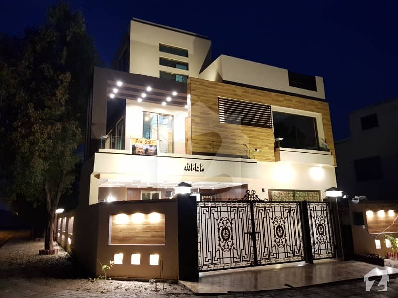 بحریہ ٹاؤن اقبال بلاک بحریہ ٹاؤن سیکٹر ای بحریہ ٹاؤن لاہور میں 5 کمروں کا 11 مرلہ مکان 2 کروڑ میں برائے فروخت۔