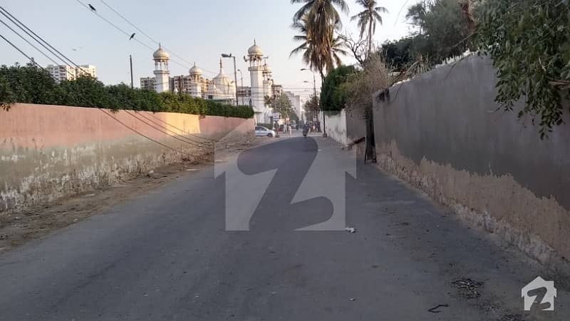 کلفٹن ۔ بلاک 8 کلفٹن کراچی میں 1 کنال رہائشی پلاٹ 11 کروڑ میں برائے فروخت۔