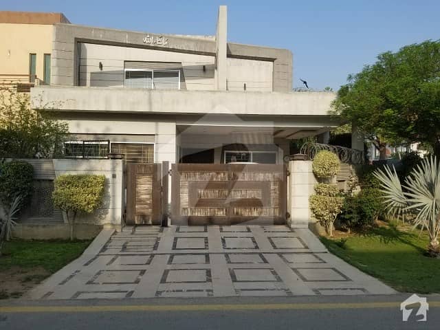 27 Marla House For Rent With 6 Bedroom With Attached Washroom 2 Servant Quarter Gulberg