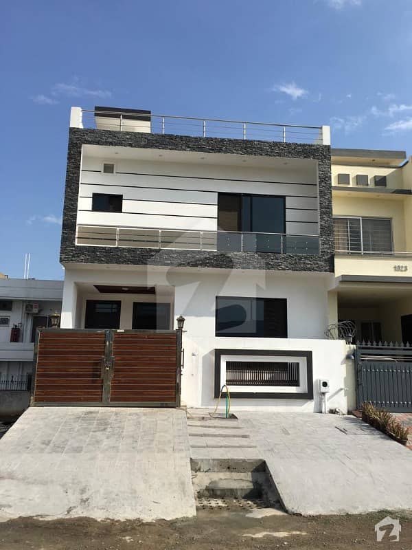 5 Marla Beautiful Brand New House For Sale