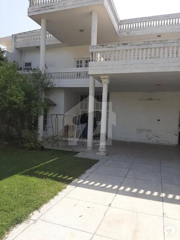 22 marla facing park house canal view lahore