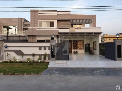 واپڈا ٹاؤن فیز 1 واپڈا ٹاؤن لاہور میں 5 کمروں کا 1 کنال مکان 4.5 کروڑ میں برائے فروخت۔ واپڈا ٹاؤن فیز 1 واپڈا ٹاؤن لاہور میں 5 کمروں کا 1 کنال مکان 4.5 کروڑ میں برائے فروخت۔