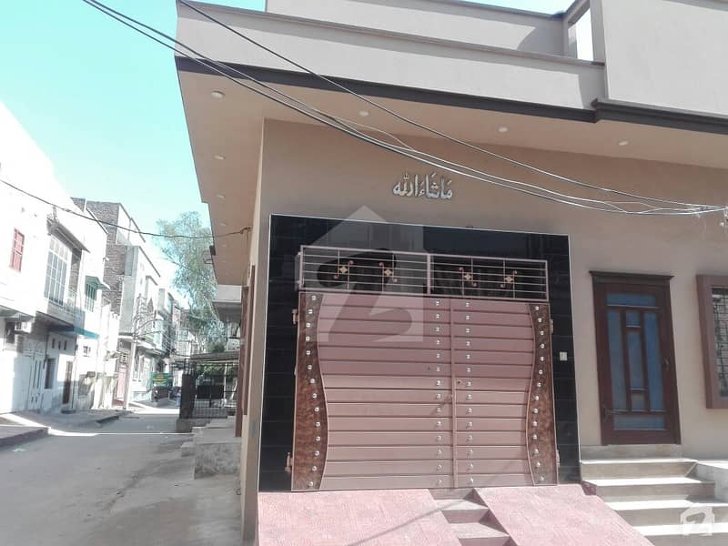 غلام محمد آباد فیصل آباد میں 2 کمروں کا 4 مرلہ مکان 1 کروڑ میں برائے فروخت۔