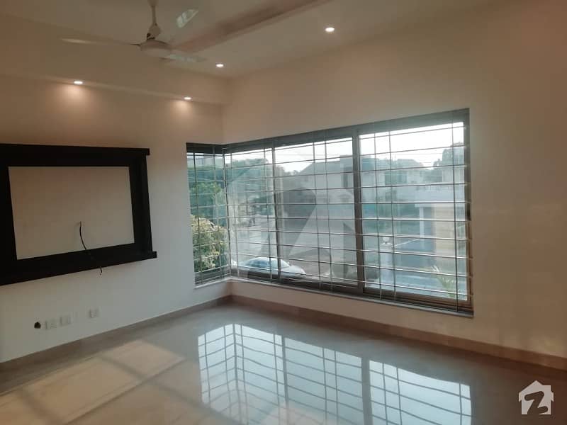 Ultra Modern Location One Kanal Full Bungalow Available For Rent