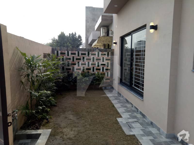 10 Marla Brand New House For Sale Ideal Location