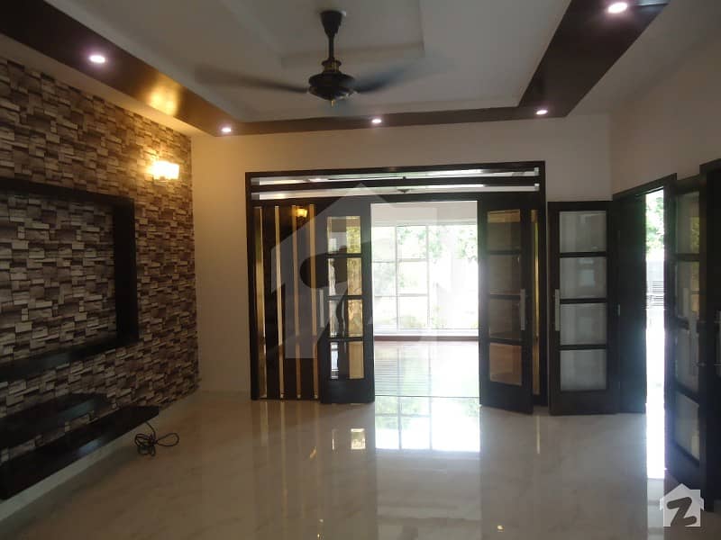 One Kanal Lavish Lower Portion For Rent At Phase 4