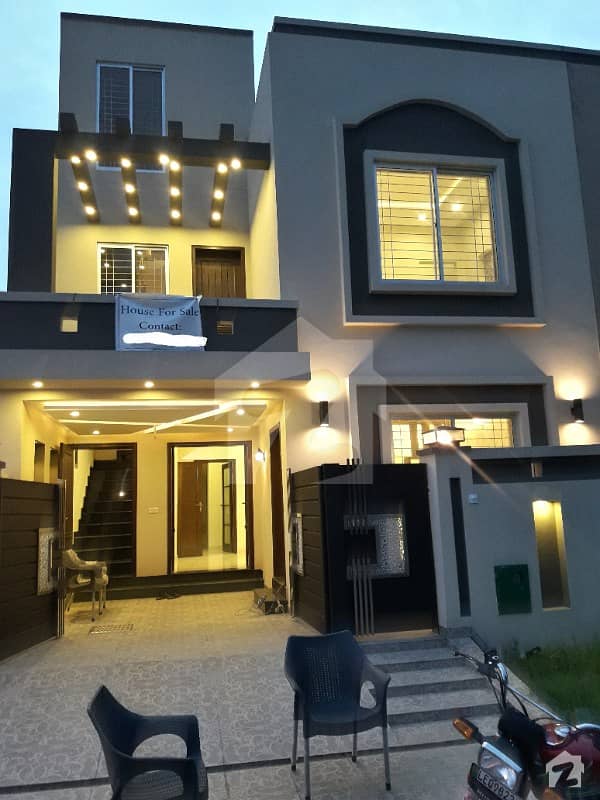 5 Marla Brand New House At Vip Location  In  Bahria Town Lahore