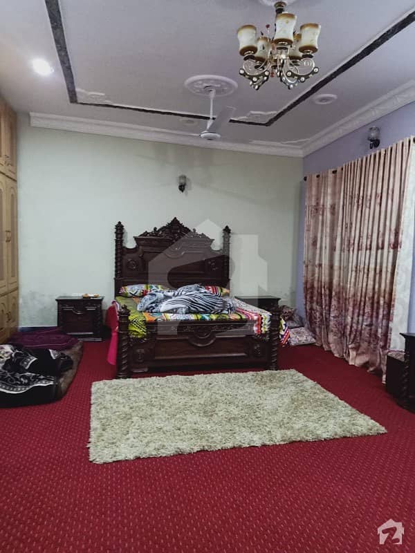 یونیورسٹی ٹاؤن پشاور میں 6 کمروں کا 7 مرلہ مکان 1.8 کروڑ میں برائے فروخت۔
