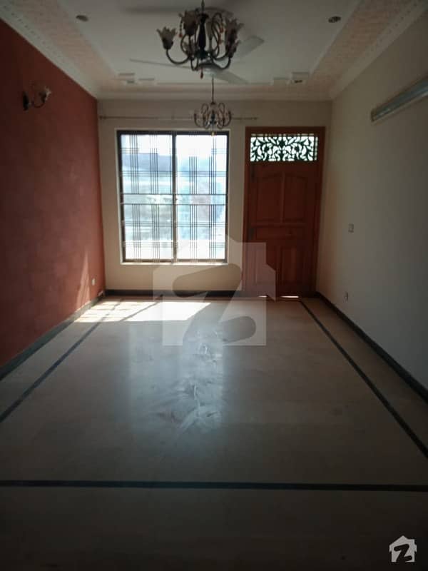 G13 Upper Portion For Rent Available Near Market Near Main Double Road