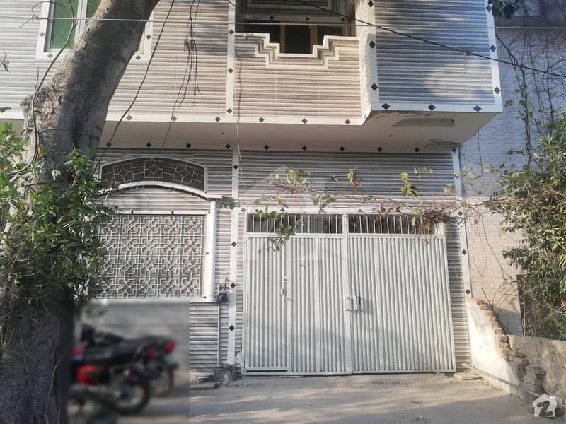 مسلم آباد مین کینال بینک روڈ لاہور میں 6 مرلہ مکان 1.4 کروڑ میں برائے فروخت۔
