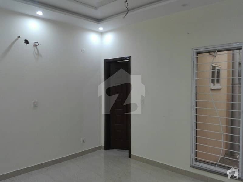 واپڈا ٹاؤن لاہور میں 5 کمروں کا 1 کنال مکان 3.75 کروڑ میں برائے فروخت۔