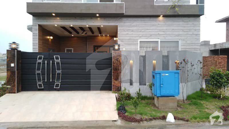 7 Marla Brand New Corner Designer Build Solid Constructed House For Sale