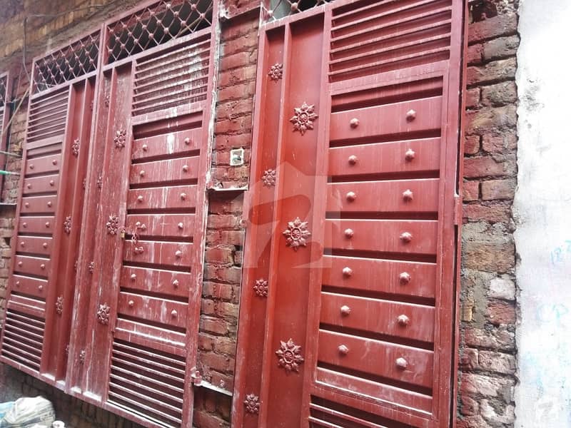 ڈلا زیک روڈ پشاور میں 4 کمروں کا 2 مرلہ مکان 40 لاکھ میں برائے فروخت۔