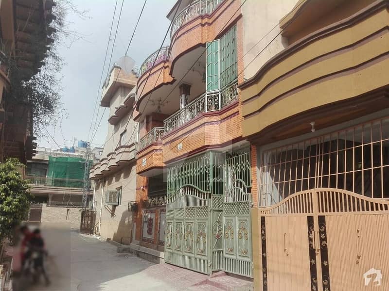 افشاں کالونی راولپنڈی میں 4 کمروں کا 6 مرلہ مکان 1.1 کروڑ میں برائے فروخت۔