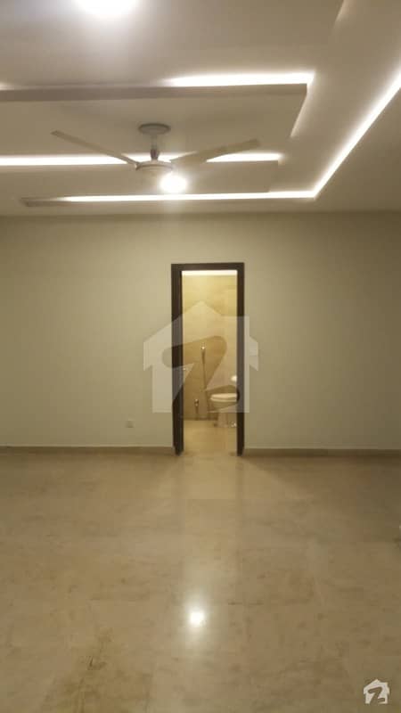 F-11 Markaz New Renovated 3 Bedrooms Apartment With DD TV Lounge KIT Parking.