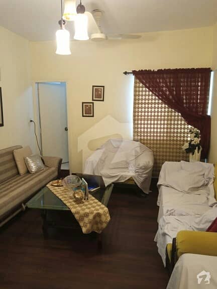 کلفٹن ۔ بلاک 1 کلفٹن کراچی میں 3 کمروں کا 7 مرلہ فلیٹ 1.6 کروڑ میں برائے فروخت۔