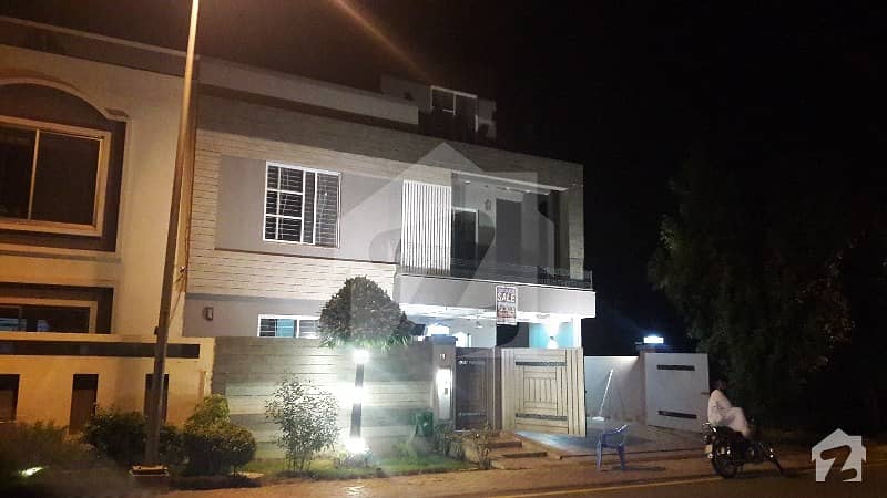 Classic 10 Marla Brand New Stylish House For Sale In Bahria Town Lahore