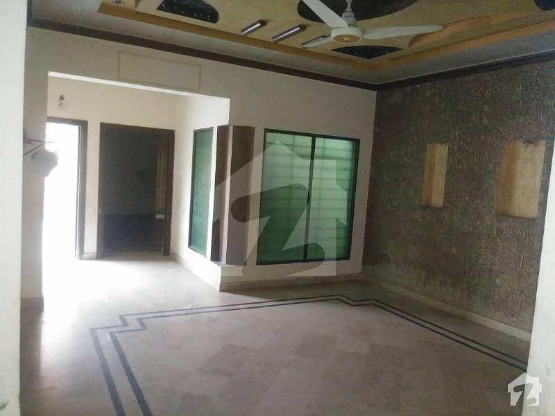 جھنگ روڈ فیصل آباد میں 3 کمروں کا 6 مرلہ مکان 18 ہزار میں کرایہ پر دستیاب ہے۔
