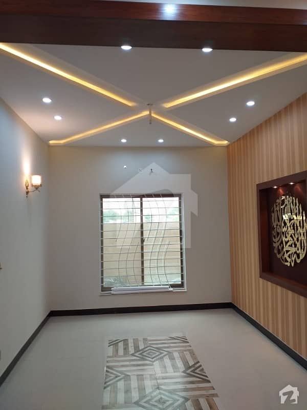 1 Kanal Luxurious House Is Available For Rent