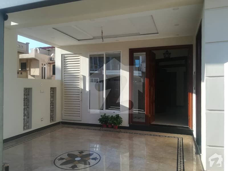 Brand New Double Unit House 10 Marla For Rent