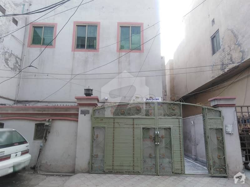 سمن آباد لاہور میں 4 کمروں کا 10 مرلہ مکان 1.65 کروڑ میں برائے فروخت۔