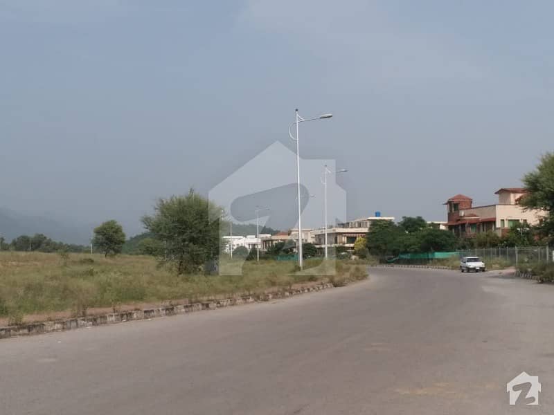 I-15 Islamabad 200 Sq Yard Plot For Sale Prime Location 30x60 Size