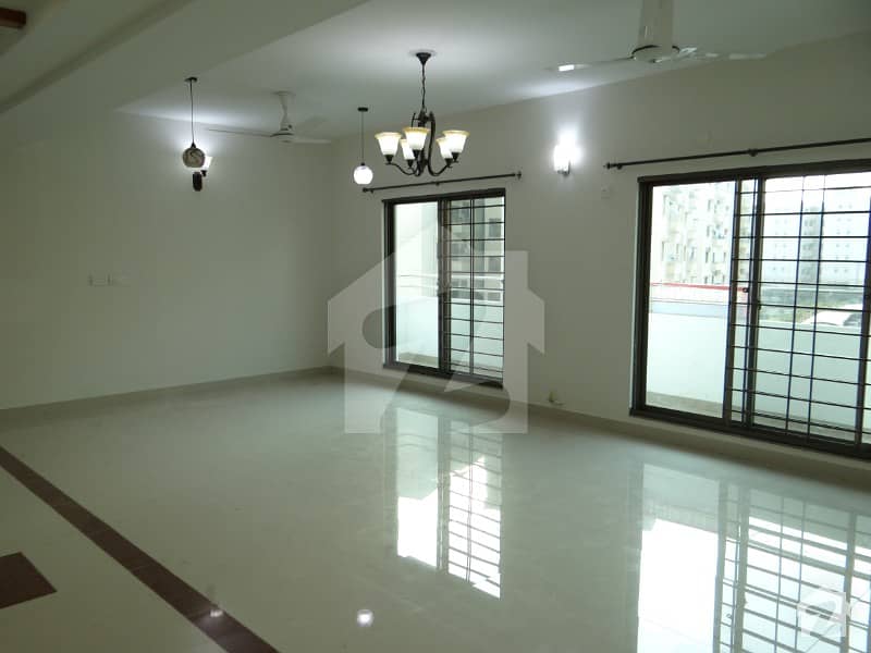 10 Marla 3 Bed  Apartment At 5th Floor In Askari 11 For Sale