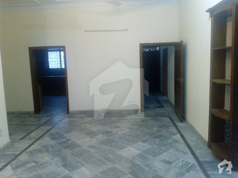 1 kanaal upper portion available for rent in E-11