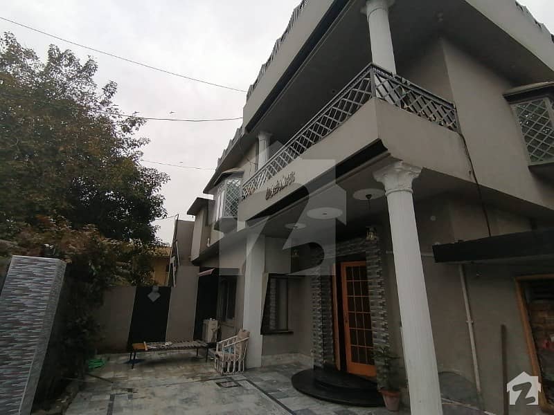 اولڈ آفیسرز کالونی صدر کینٹ لاہور میں 5 کمروں کا 13 مرلہ مکان 3.25 کروڑ میں برائے فروخت۔