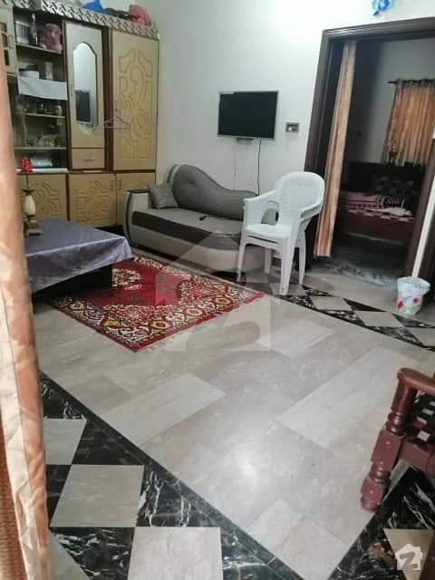 Old 5 Marla  House Available New Ali Abad 6 Room 6 Bath 2 Kitchen 2 TV & Drawing Room