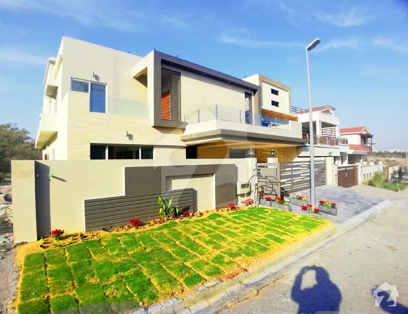1 Kanal Brand New Aesthetic Design Bungalow For Sale