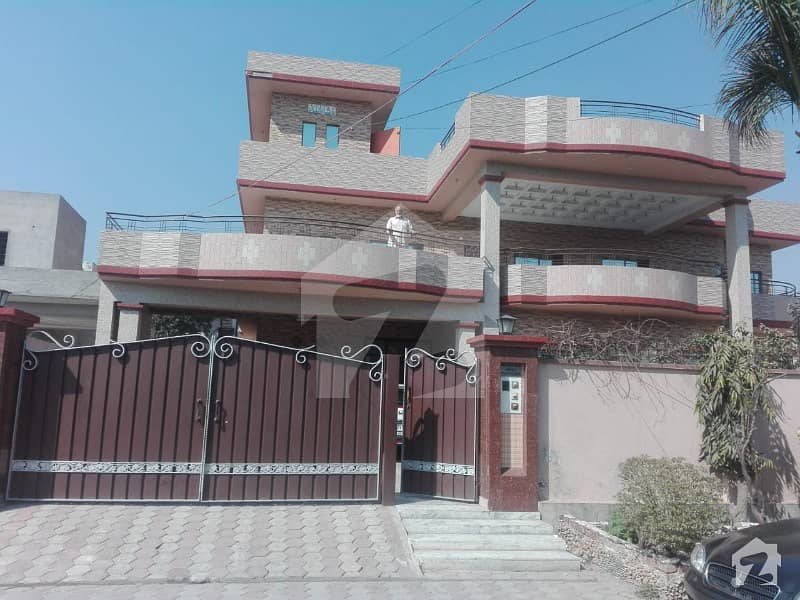 Ideal Location Near Park 2 Kanal Bungalow For Sale At Prime Location In Low Price