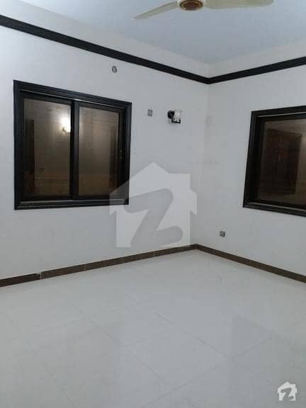 طارق روڈ کراچی میں 5 کمروں کا 10 مرلہ مکان 5.25 کروڑ میں برائے فروخت۔