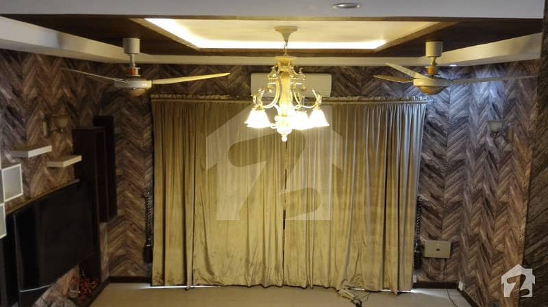 ڈی ایچ اے فیز 5 - بلاک ایل فیز 5 ڈیفنس (ڈی ایچ اے) لاہور میں 4 کمروں کا 10 مرلہ مکان 1.25 لاکھ میں کرایہ پر دستیاب ہے۔