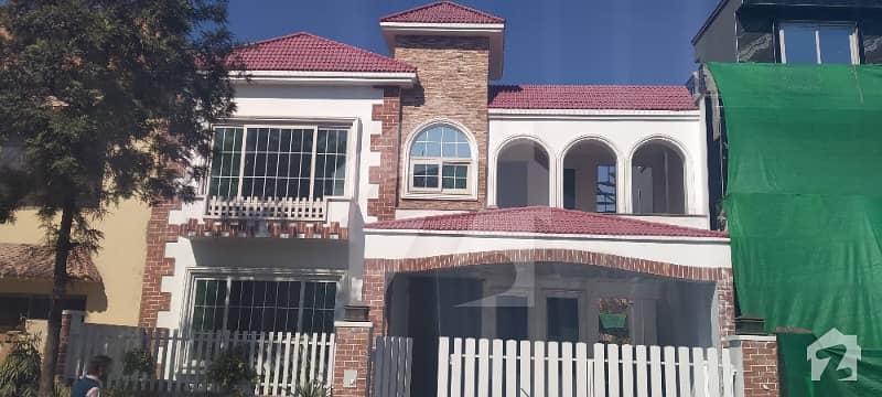 Brand New 11 Marla House Whit Basement For Sale In Sukh Chayn Gardens Lahore