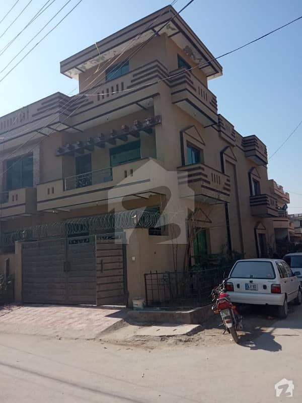 سوان گارڈن اسلام آباد میں 4 کمروں کا 7 مرلہ مکان 1.35 کروڑ میں برائے فروخت۔