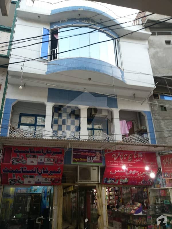 جوہر ٹاؤن لاہور میں 3 کمروں کا 4 مرلہ مکان 69 لاکھ میں برائے فروخت۔