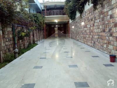 ایف ۔ 7/2 ایف ۔ 7 اسلام آباد میں 6 کمروں کا 1 کنال مکان 12.5 کروڑ میں برائے فروخت۔ ایف ۔ 7/2 ایف ۔ 7 اسلام آباد میں 6 کمروں کا 1 کنال مکان 12.5 کروڑ میں برائے فروخت۔
