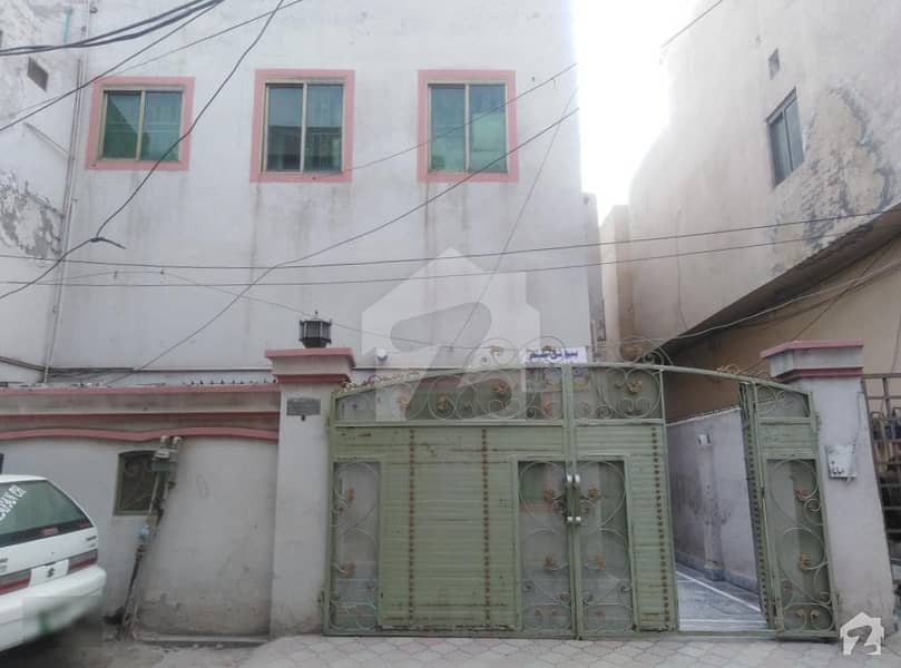 سمن آباد لاہور میں 4 کمروں کا 10 مرلہ مکان 1.75 کروڑ میں برائے فروخت۔