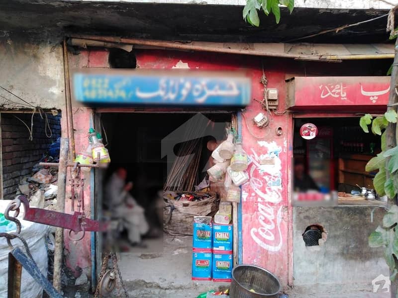 ضرار شہید روڈ کینٹ لاہور میں 3 مرلہ دکان 1.6 کروڑ میں برائے فروخت۔