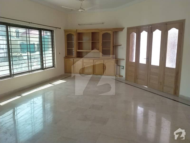 E-11 Upper Portion 3 Bed For Rent